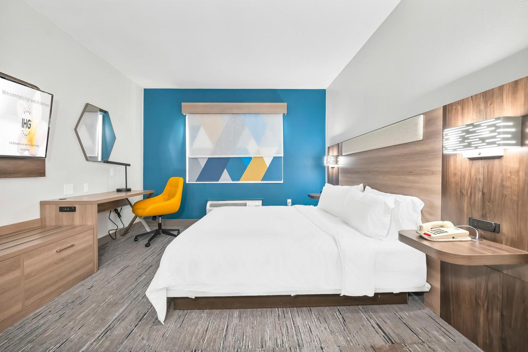 Holiday Inn Express Palestine By Ihg Exterior photo