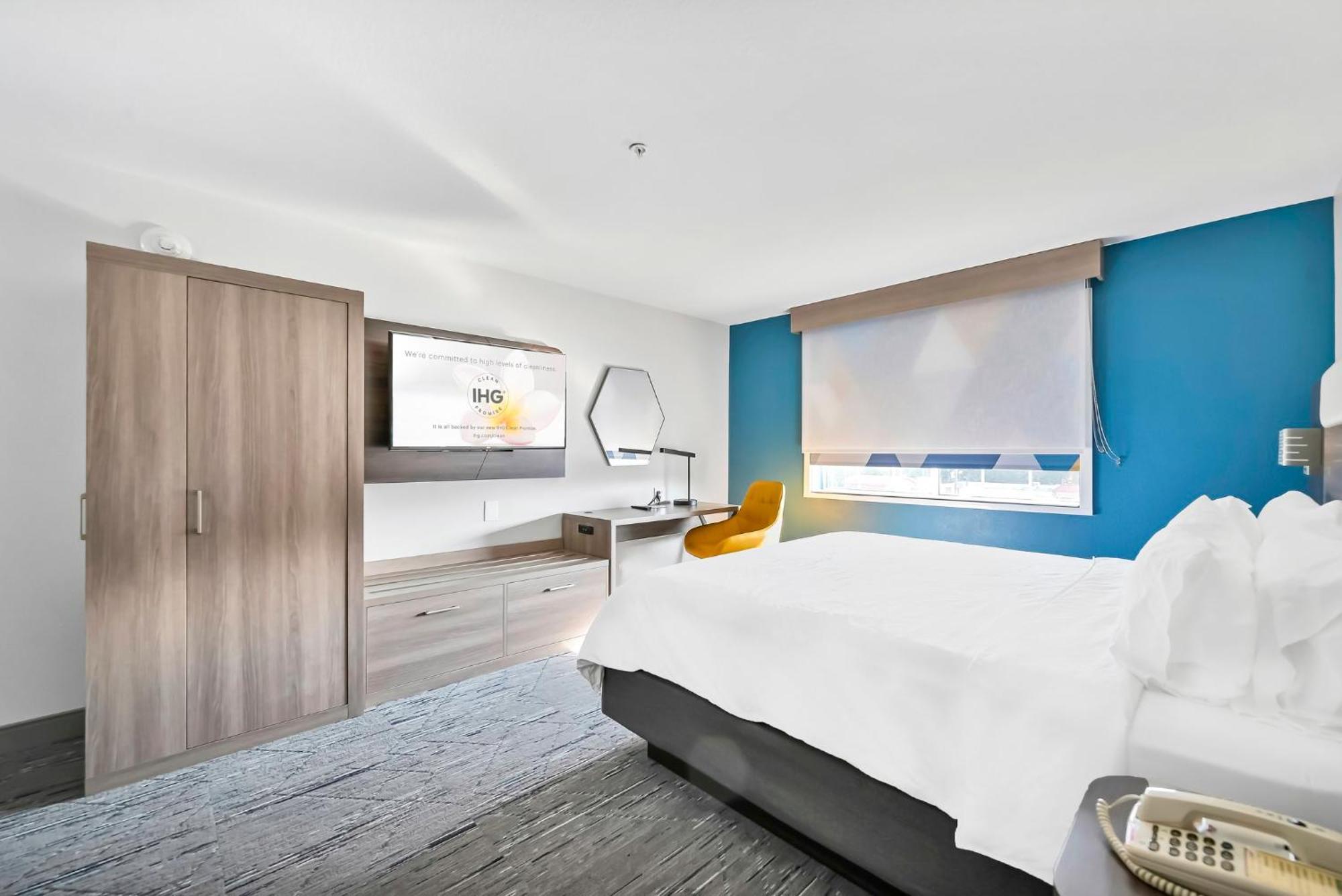 Holiday Inn Express Palestine By Ihg Exterior photo